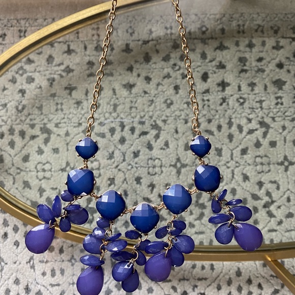 BUNDLE of statement necklaces - Picture 13 of 13